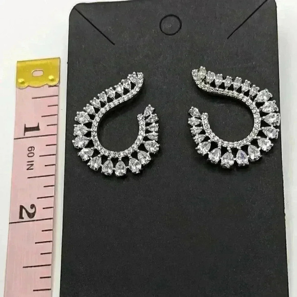 Curved Paisley Earrings Rhinestone EUC pushback - Picture 2 of 3